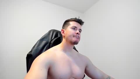 Snapshot of alphagodleatherking92 chatting on 01-22-25, 08:07 LeatherMaster online show from 01-22-25, 08:07