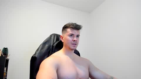 Snapshot of alphagodleatherking92 chatting on 01-24-25, 08:23 LeatherMaster online show from 01-24-25, 08:23