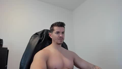 Snapshot of alphagodleatherking92 chatting on 09-16-25, 04:35 LeatherMaster online show from 09-16-25, 04:35