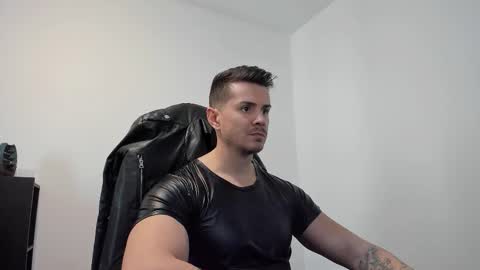 Snapshot of alphagodleatherking92 chatting on 10-01-25, 09:37 LeatherMaster online show from 10-01-25, 09:37