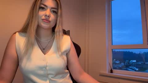 Snapshot of altagraciavaughner chatting on 04-15-26, 04:47 Amelia online show from 04-15-26, 04:47