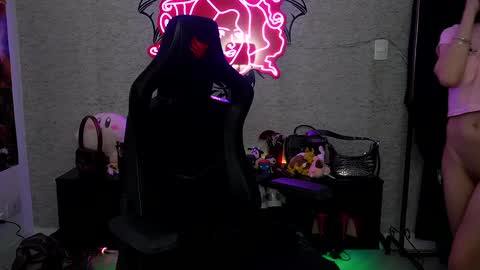 Sofie Kimino online show from 12-17-24, 10:44