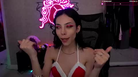 Sofie Kimino online show from 12-25-24, 10:28