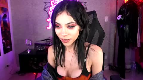 Sofie Kimino online show from 02-05-25, 06:13