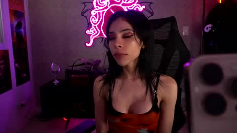 Sofie Kimino online show from 02-05-25, 12:17