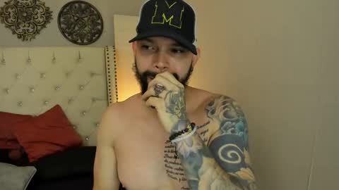 Snapshot of alukardbig chatting on 10-16-25, 08:10 alukardbig online show from 10-16-25, 08:10