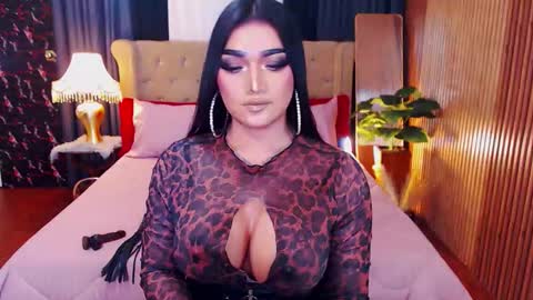 Snapshot of alurajhenson chatting on 02-11-26, 04:28 Alura Jhenson online show from 02-11-26, 04:28