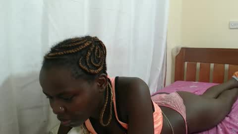 Snapshot of alvine_keji chatting on 10-24-25, 03:25 Alvine keji online show from 10-24-25, 03:25