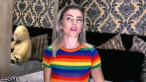 aly online show from 01-11-25, 09:26