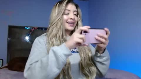 Snapshot of alyce__ chatting on 02-17-26, 03:47 alyce__ online show from 02-17-26, 03:47