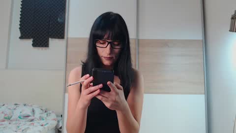 Snapshot of alycetn chatting on 10-17-25, 11:24 Alice online show from 10-17-25, 11:24