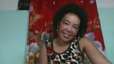 Snapshot of alypierette chatting on 11-14-25, 06:50 alypierette online show from 11-14-25, 06:50