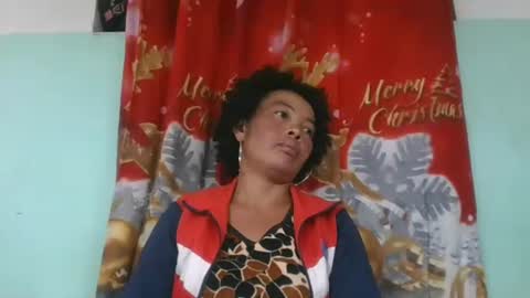 Snapshot of alypierette chatting on 11-15-25, 06:55 alypierette online show from 11-15-25, 06:55