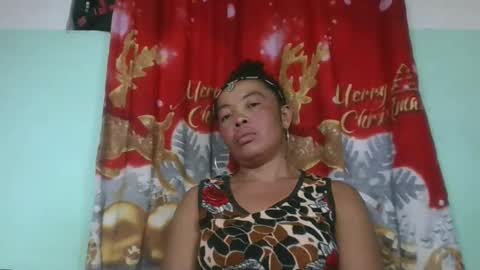 Snapshot of alypierette chatting on 11-17-25, 07:08 alypierette online show from 11-17-25, 07:08