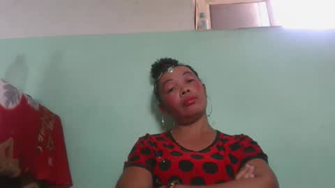 Snapshot of alypierette chatting on 11-19-25, 07:41 alypierette online show from 11-19-25, 07:41