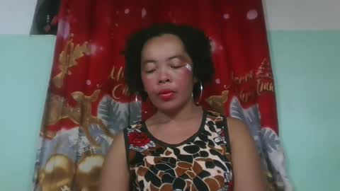 Snapshot of alypierette chatting on 11-26-25, 02:23 alypierette online show from 11-26-25, 02:23