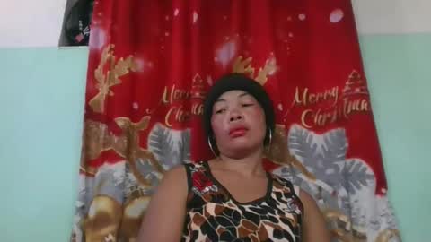 Snapshot of alypierette chatting on 11-27-25, 04:25 alypierette online show from 11-27-25, 04:25