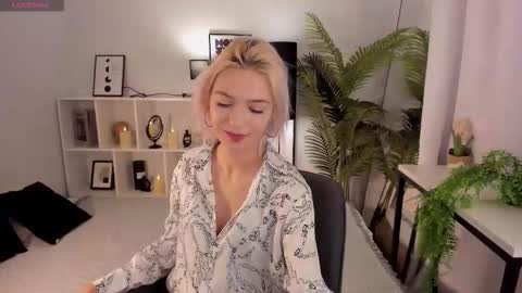 Alysia online show from 09-15-25, 01:44