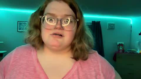 Snapshot of alyssa6960545 chatting on 09-20-25, 11:50 Lily online show from 09-20-25, 11:50
