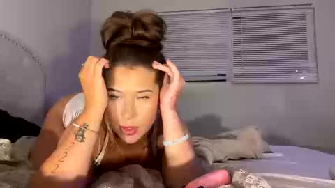 Snapshot of alyssaortega chatting on 10-15-25, 05:18 alyssaortega online show from 10-15-25, 05:18