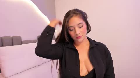 Snapshot of alyxx_jane chatting on 10-16-25, 12:39 AlyxxJane ----Connected from online show from 10-16-25, 12:39