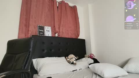 Snapshot of amabella_w chatting on 01-27-25, 11:00 Isabella online show from 01-27-25, 11:00