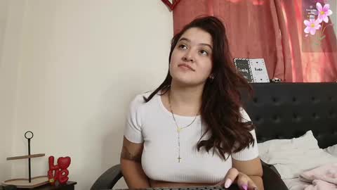 Snapshot of amabella_w chatting on 02-04-25, 07:44 Isabella online show from 02-04-25, 07:44