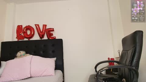 Snapshot of amabella_w chatting on 02-07-25, 07:49 Isabella online show from 02-07-25, 07:49