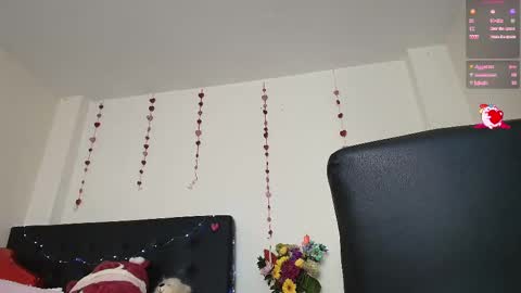 Snapshot of amabella_w chatting on 02-15-25, 10:52 Isabella online show from 02-15-25, 10:52