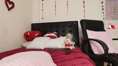 Snapshot of amabella_w chatting on 02-17-25, 10:47 Isabella online show from 02-17-25, 10:47