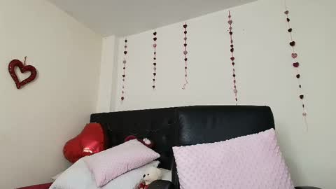 Snapshot of amabella_w chatting on 02-18-25, 10:58 Isabella online show from 02-18-25, 10:58