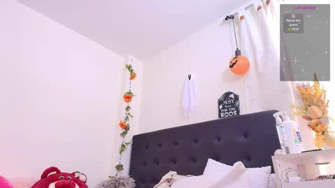 Snapshot of amabella_w chatting on 10-30-25, 07:14 Isabella online show from 10-30-25, 07:14