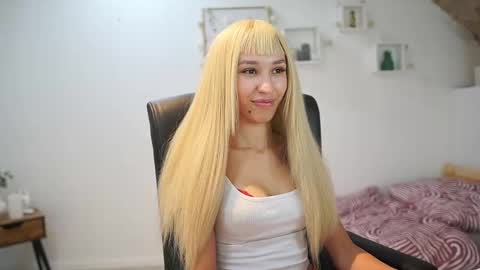 Amai  Liu online show from 09-22-25, 06:32