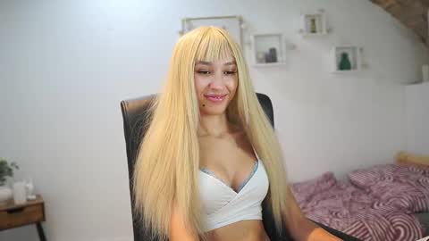 Amai  Liu online show from 10-03-25, 05:43