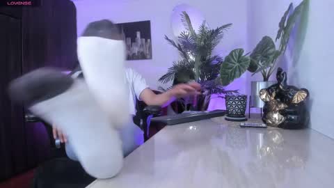 anny online show from 03-02-25, 02:19