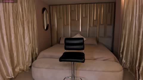 Amaia Haywood online show from 10-17-25, 10:40