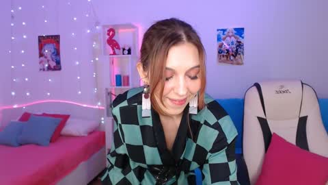 Snapshot of amala_lee chatting on 12-06-24, 06:15 Alice online show from 12-06-24, 06:15