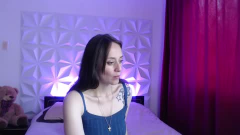 Snapshot of amalett chatting on 09-09-25, 01:43 Amalett online show from 09-09-25, 01:43