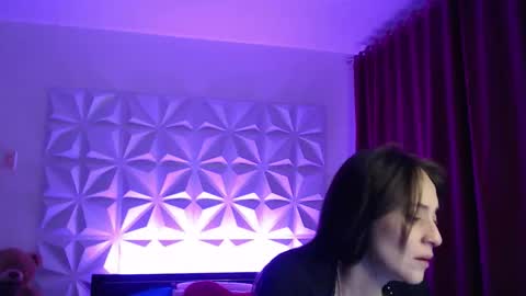 Snapshot of amalett chatting on 10-19-25, 12:11 Amalett online show from 10-19-25, 12:11