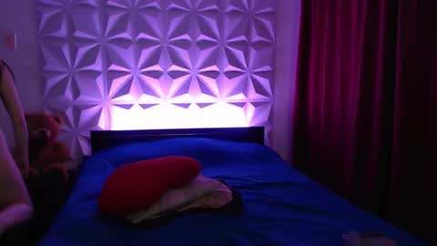 Snapshot of amalett chatting on 10-21-25, 12:33 Amalett online show from 10-21-25, 12:33