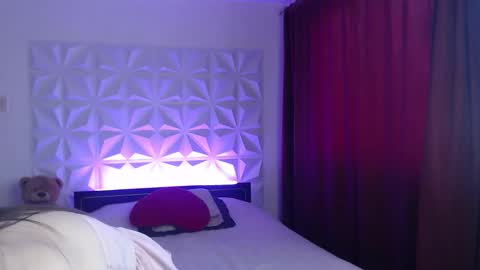 Snapshot of amalett chatting on 02-08-26, 12:41 Amalett online show from 02-08-26, 12:41