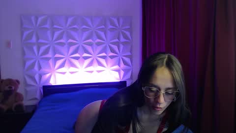 Snapshot of amalett chatting on 02-18-26, 12:01 Amalett online show from 02-18-26, 12:01