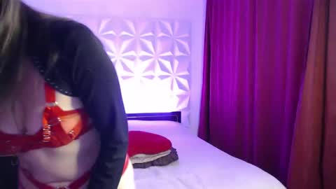 Snapshot of amalett chatting on 03-22-26, 11:13 Amalett online show from 03-22-26, 11:13