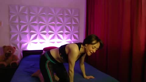 Snapshot of amalett chatting on 04-13-26, 11:37 Amalett online show from 04-13-26, 11:37