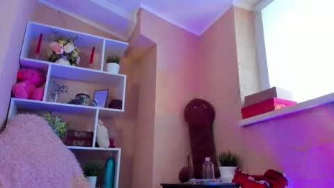 Snapshot of amalia_w chatting on 11-25-25, 07:41 Amelie online show from 11-25-25, 07:41