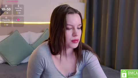 Amalia online show from 12-17-25, 01:06