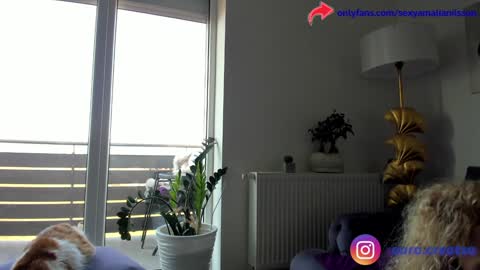 Amalia Nilsson  online show from 01-08-25, 07:34