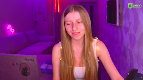 Snapshot of amaliaqueen999 chatting on 12-22-24, 02:16 Amalia online show from 12-22-24, 02:16