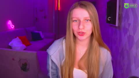 Snapshot of amaliaqueen999 chatting on 02-19-25, 03:05 Amalia online show from 02-19-25, 03:05