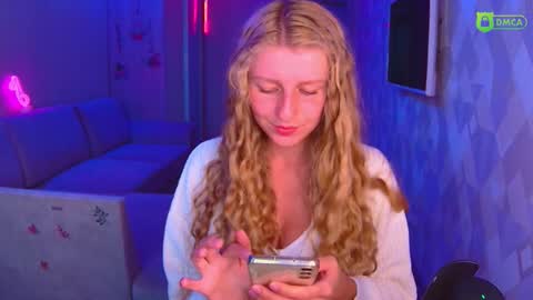 Snapshot of amaliaqueen999 chatting on 09-27-25, 02:44 Amalia online show from 09-27-25, 02:44